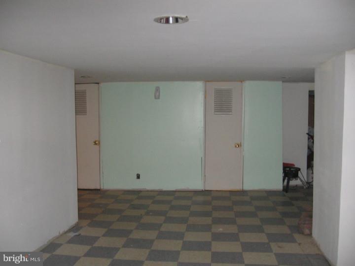 7007 Hilltop Road Upper Darby, PA 19082 - Photo 16 of 20