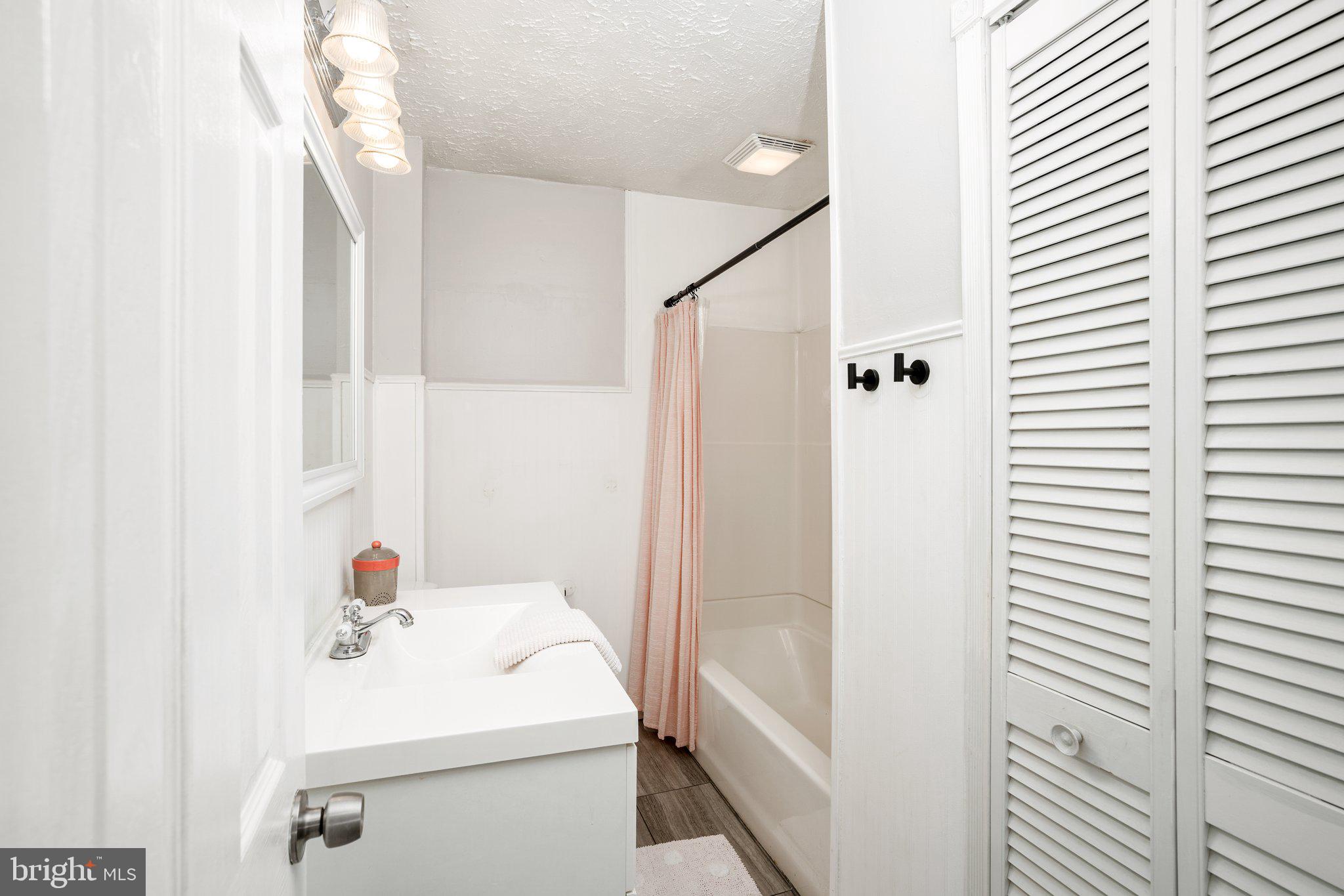 272 Clamer Road Trenton, NJ 08628 - Photo 15 of 21 Full Bath