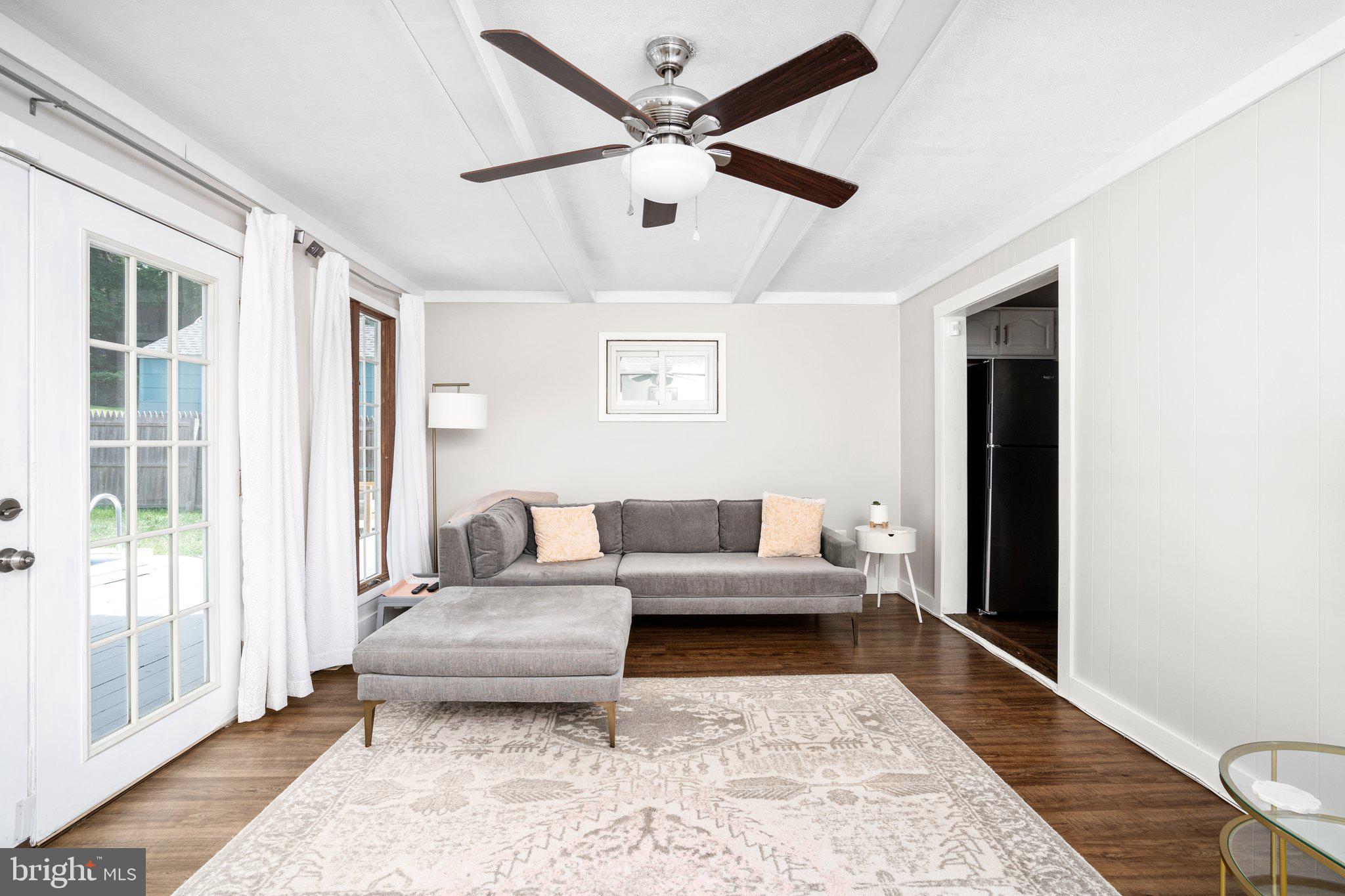 272 Clamer Road Trenton, NJ 08628 - Photo 2 of 21 Living Room