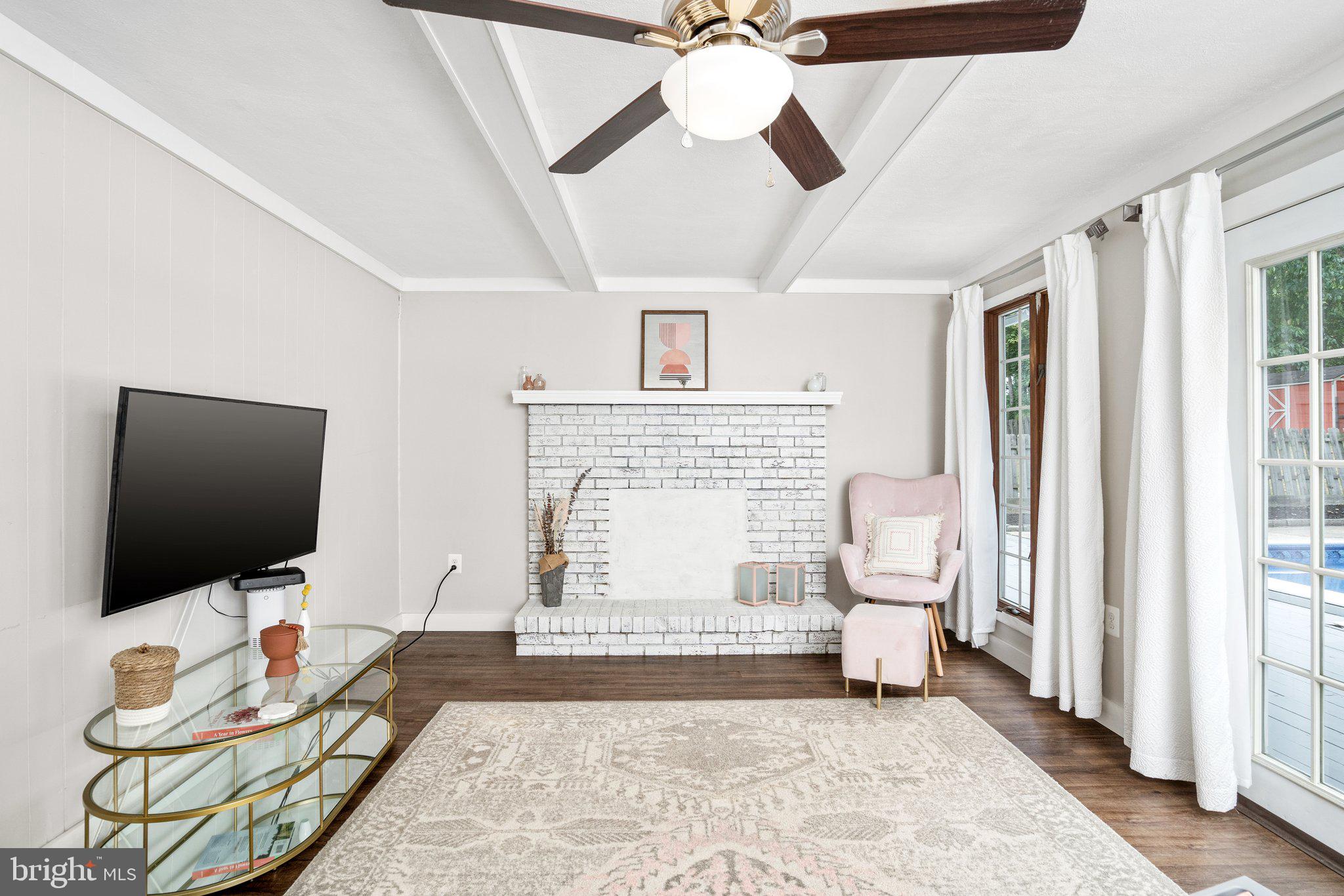 272 Clamer Road Trenton, NJ 08628 - Photo 3 of 21 Living Room