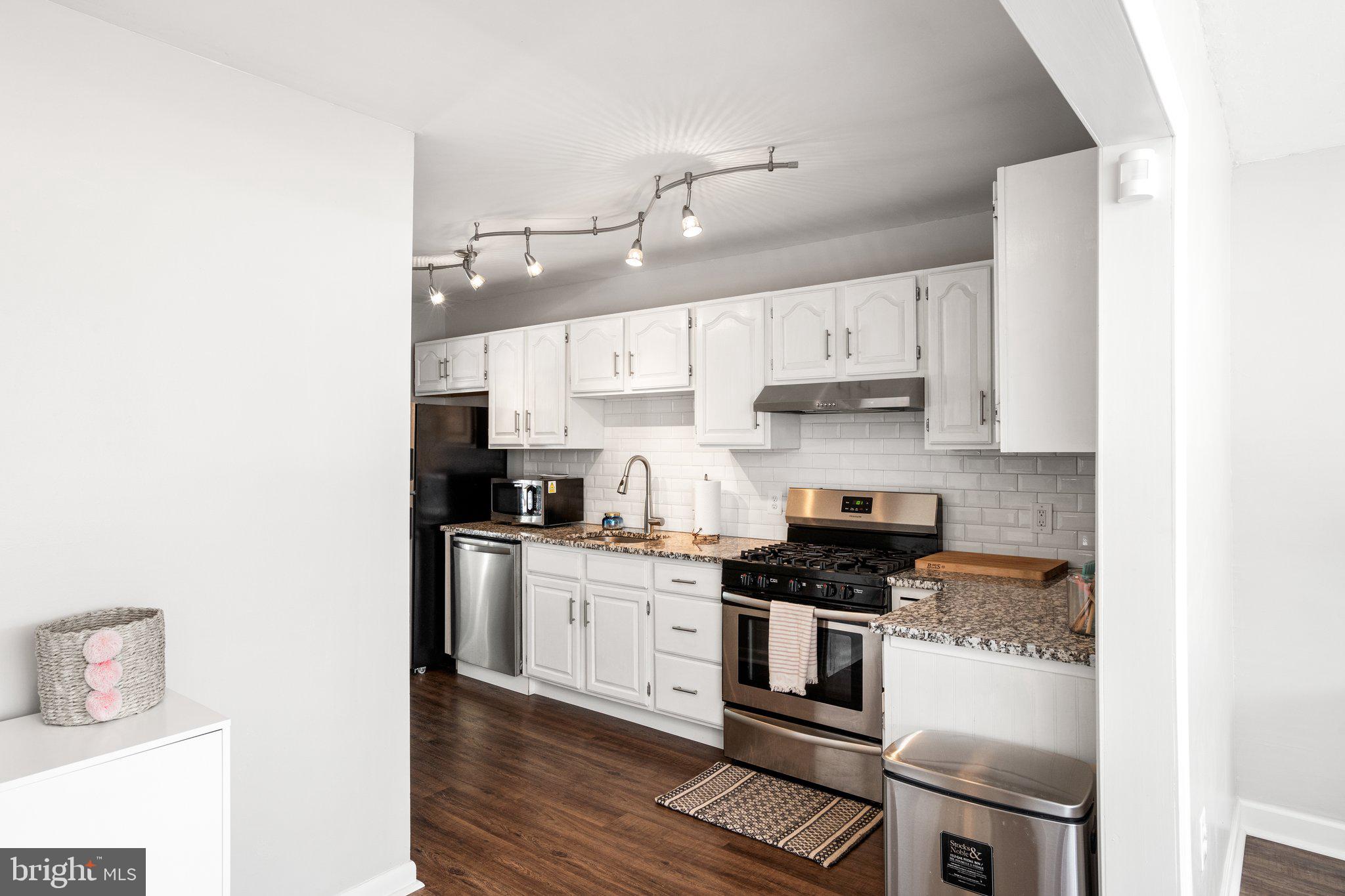 272 Clamer Road Trenton, NJ 08628 - Photo 9 of 21 Kitchen