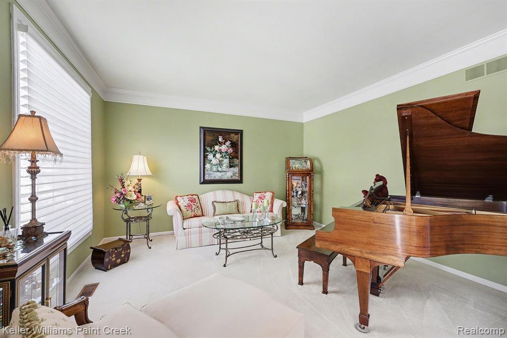 4179 Wincrest Lane Rochester, MI 48306 - Photo 2 of 35 Gallery Image 2