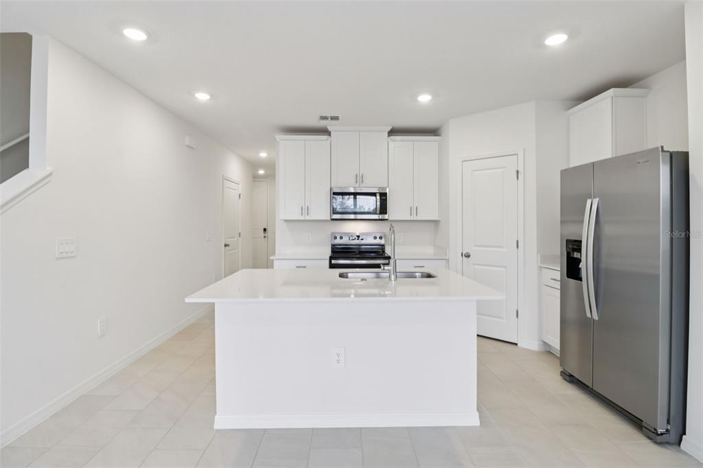 690 Muhly Way Lady Lake, FL 32159 - Photo 9 of 28