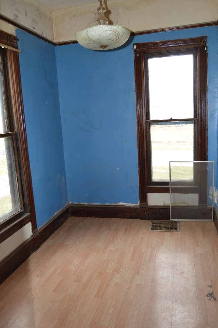 916 West Front Street Bloomington, IL 61701 - Photo 5 of 11