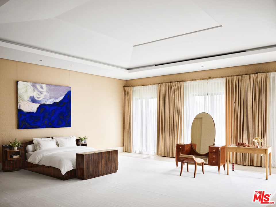 133 South Mapleton Drive Los Angeles, CA 90024 - Photo 11 of 16