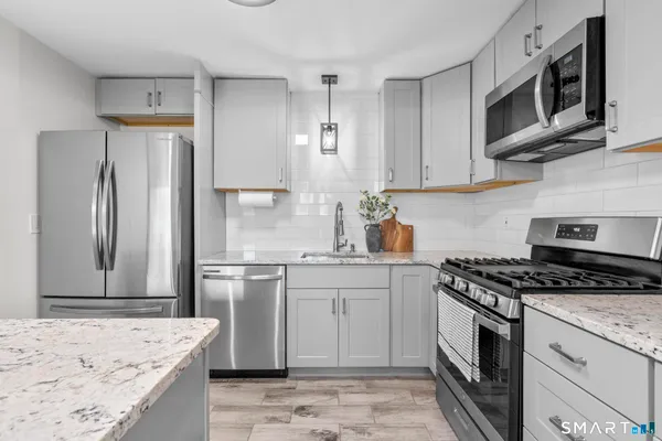 $299,999 | 137 Florence Road, Unit 1A, Branford, CT 06405