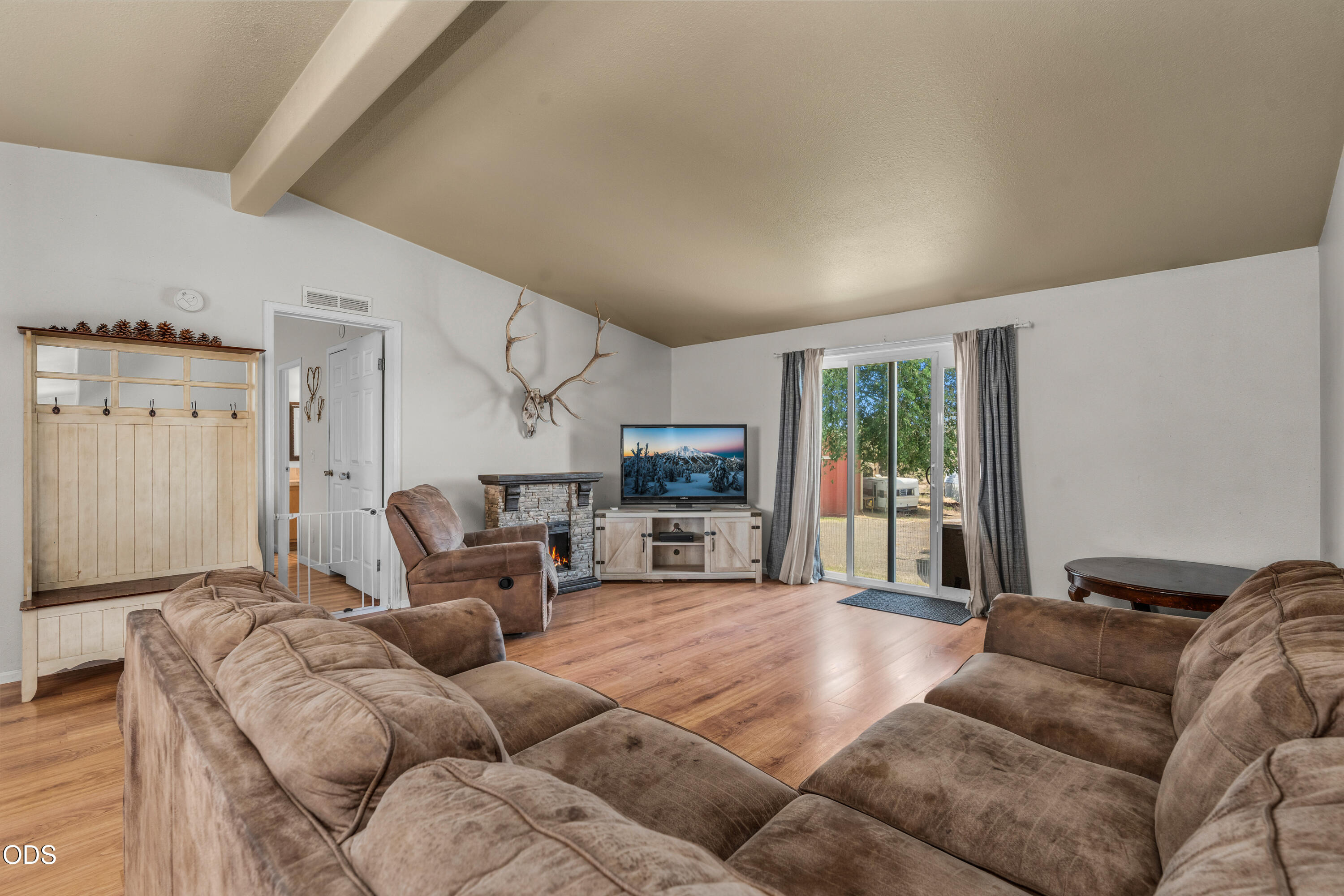 4900 Northwest Homestead Way Redmond, OR 97756 - Photo 5 of 56