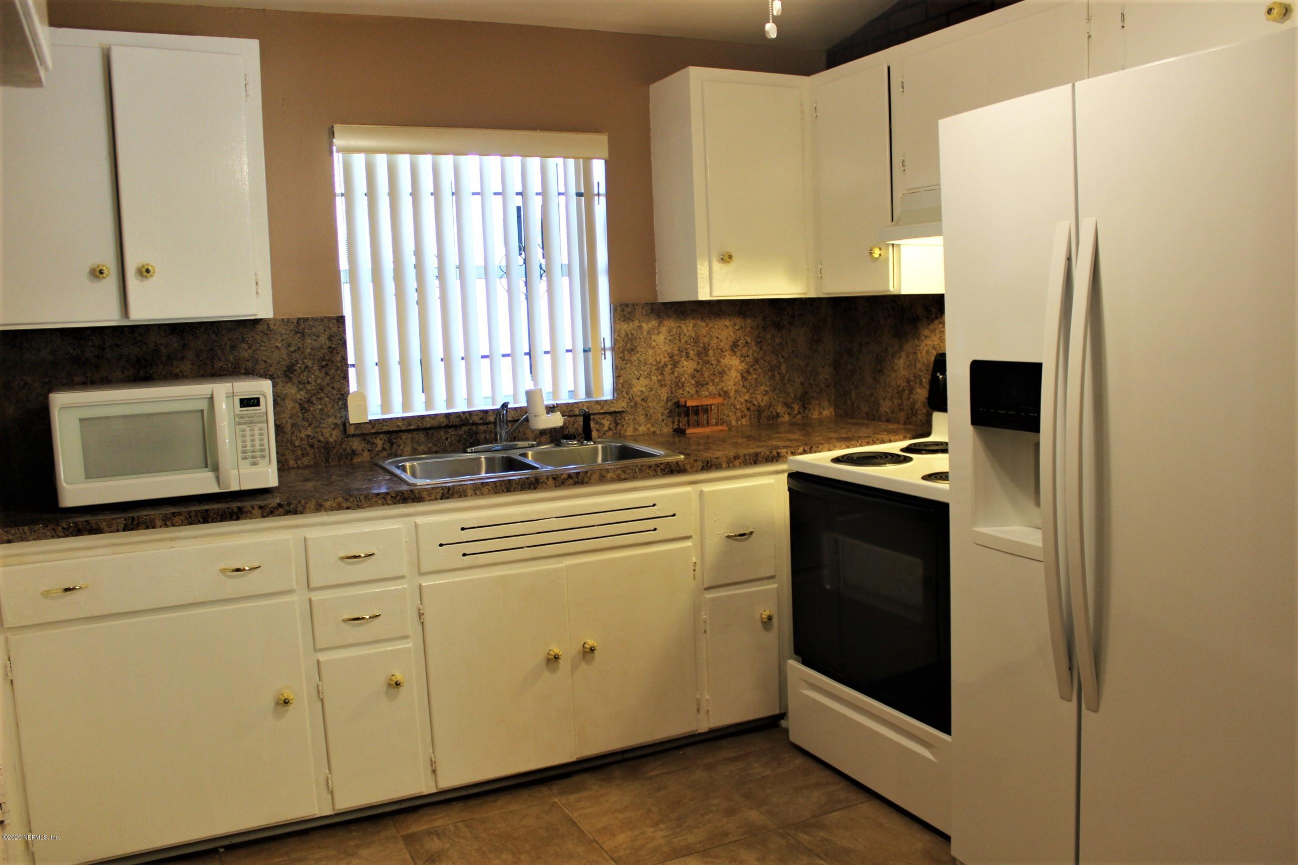 1972 Rugby Road Jacksonville, FL 32208 - Photo 11 of 22 Kitchen