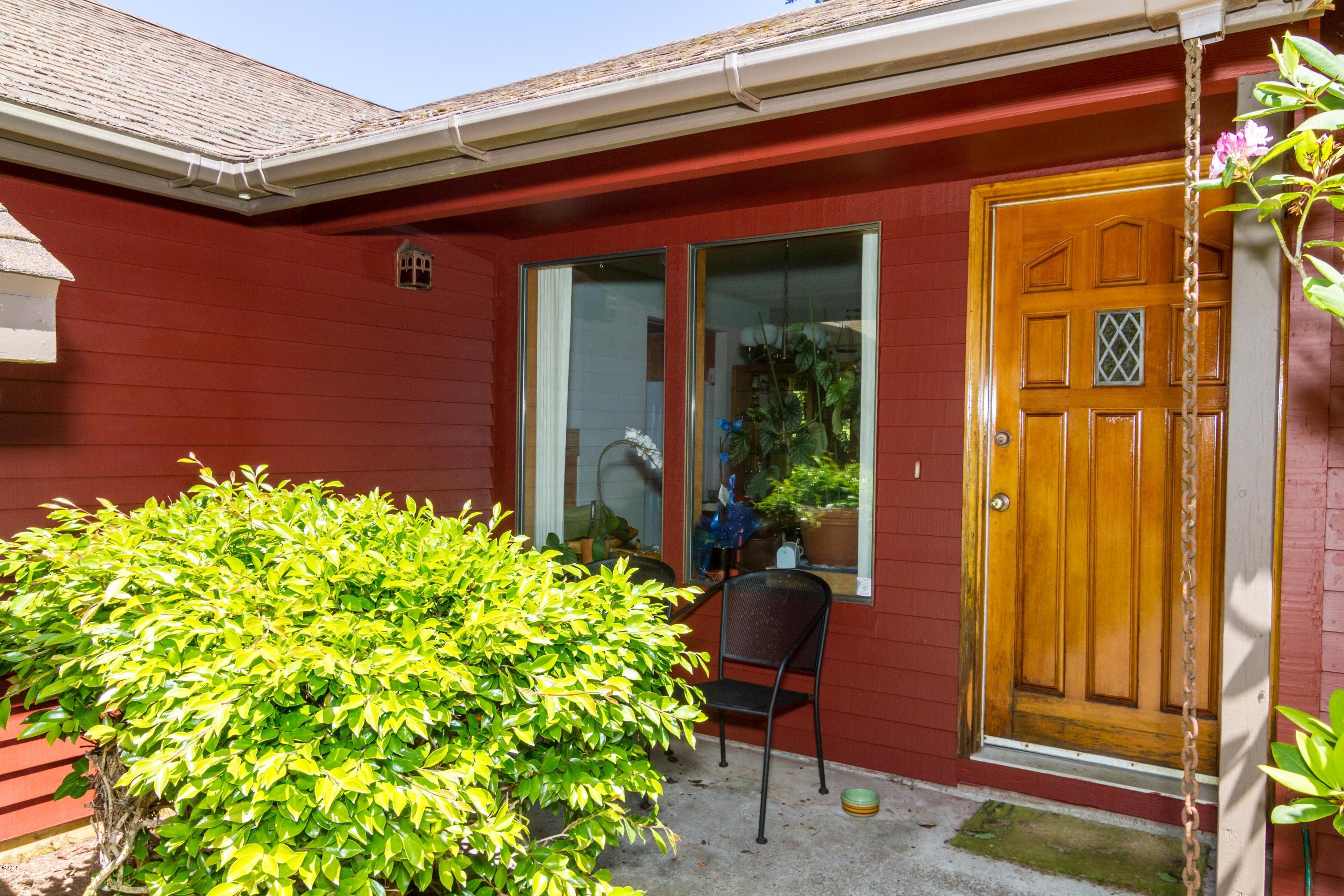 80 Ridge Place Depoe Bay, OR 97341 - Photo 3 of 36 Front Entry