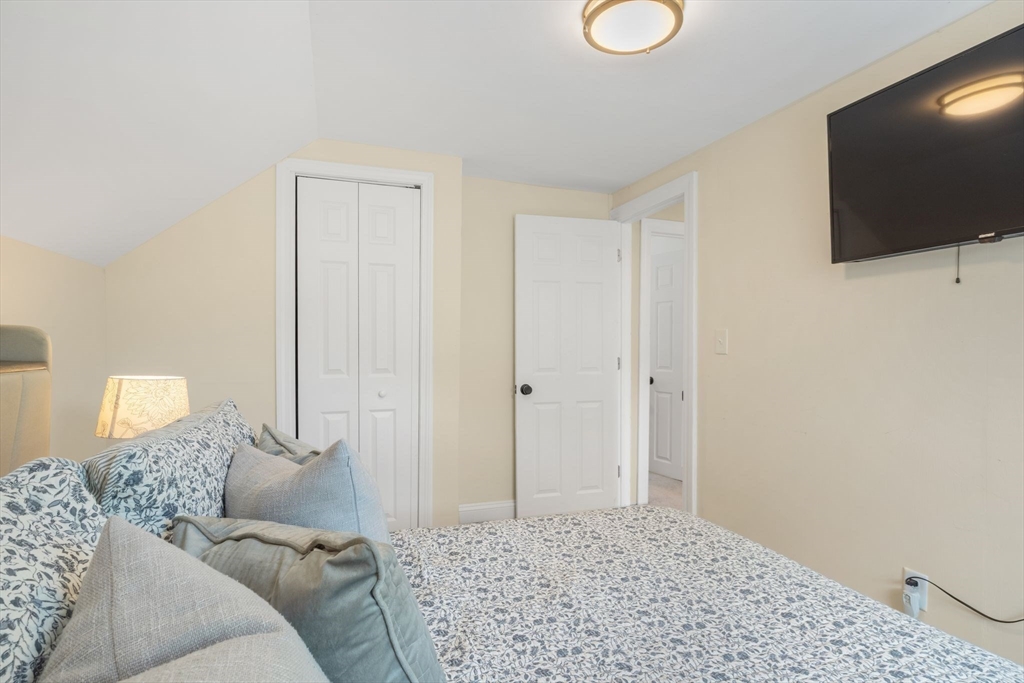 90 Manning Street Hudson, MA 01749 - Photo 21 of 38