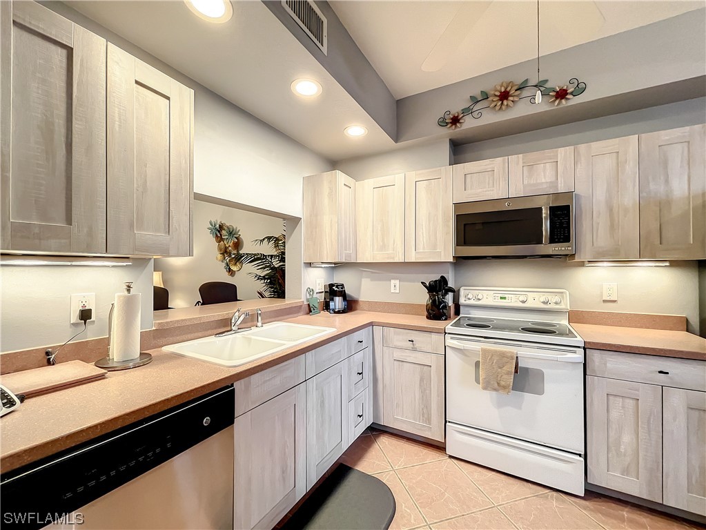 170 Lenell Road, Unit 602 Fort Myers Beach, FL 33931 - Photo 10 of 41 Gallery Image 10