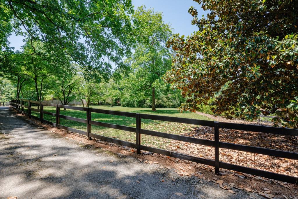 950 Jones Road Roswell, GA 30075 - Photo 52 of 62