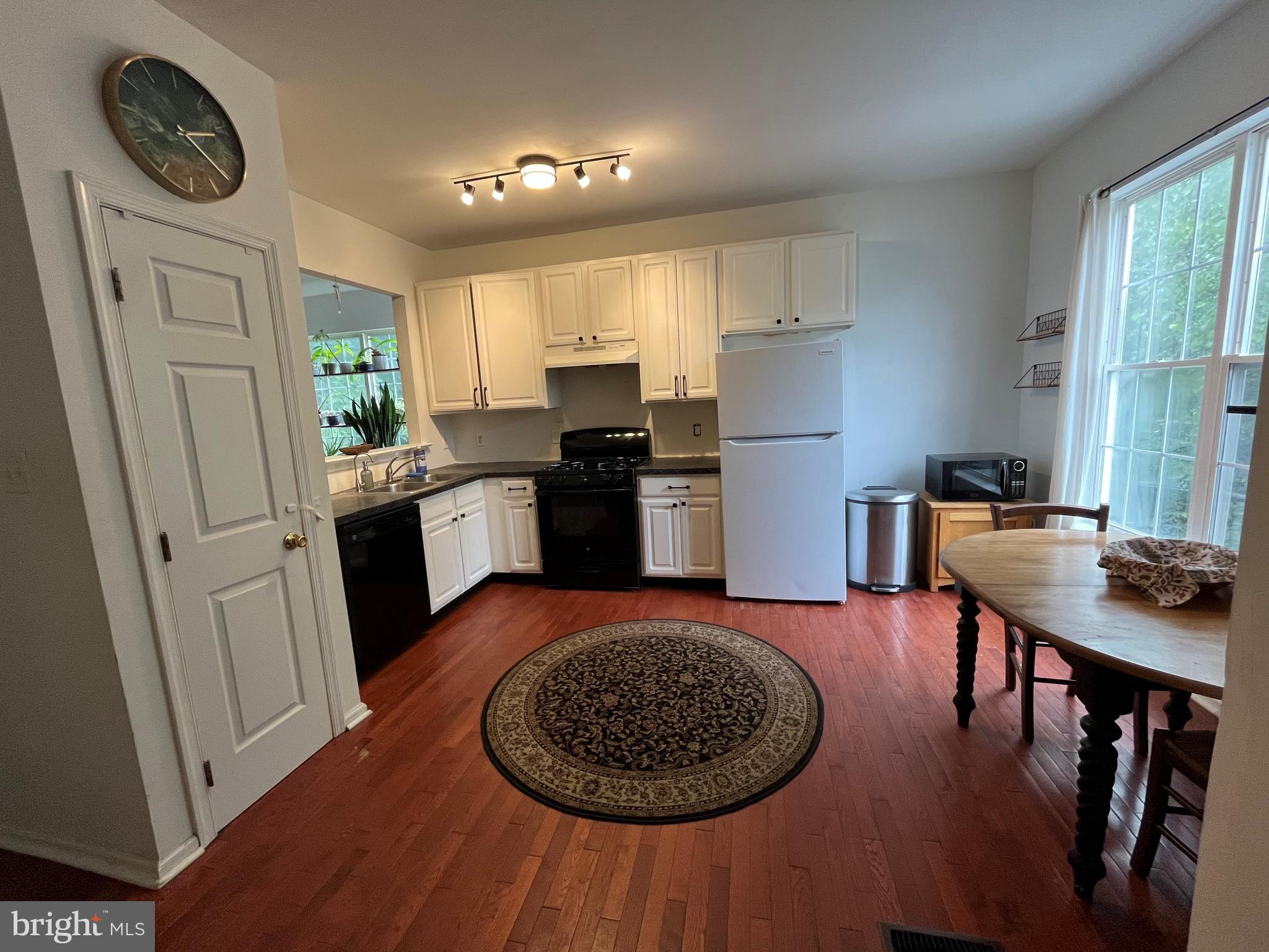 79 Mule Deer Court Elkton, MD 21921 - Photo 8 of 21 a kitchen with a table and chairs