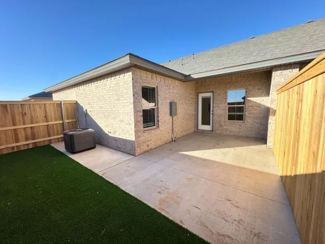 $1,395 | 1115 North 7th Street, Wolfforth, TX 79382