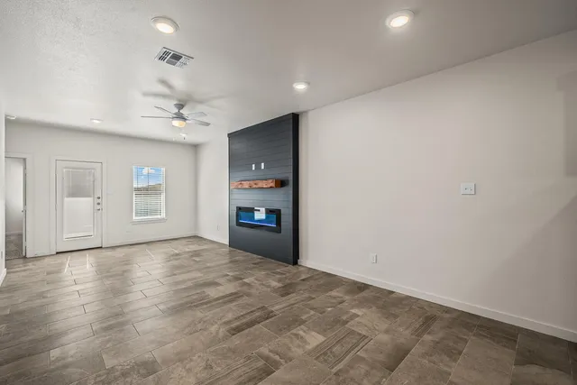 $1,450 | 1115 North 7th Street, Wolfforth, TX 79382