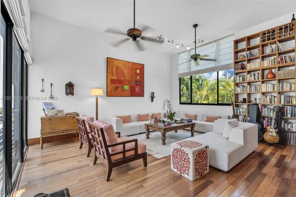 $2,750,000 | 209 East Enid Drive, Unit 36, Key Biscayne, FL 33149