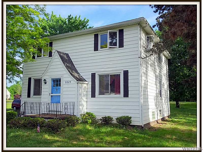 9325 Greiner Road Clarence, NY 14031 - Photo 1 of 1 Exterior Front.
