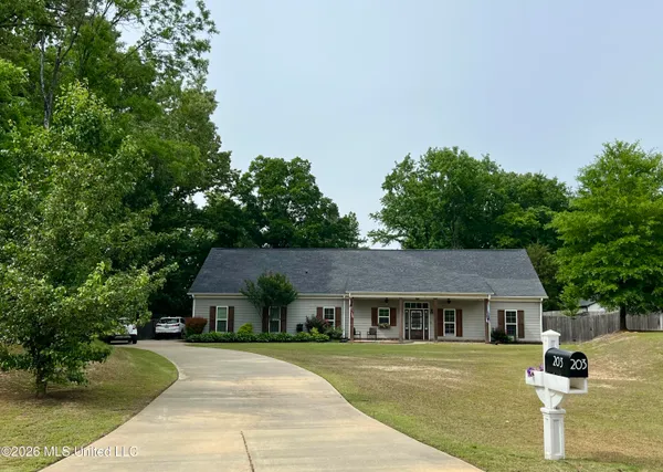 $499,000 | 203 Polo Run, Byhalia, MS 38611