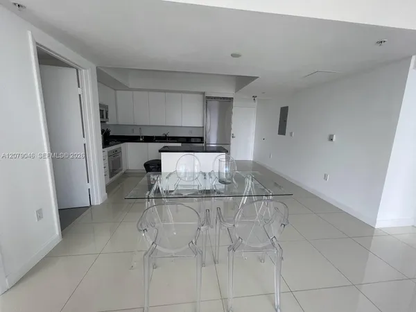 $4,300 | 92 Southwest 3rd Street, Unit 3504, Miami, FL 33130