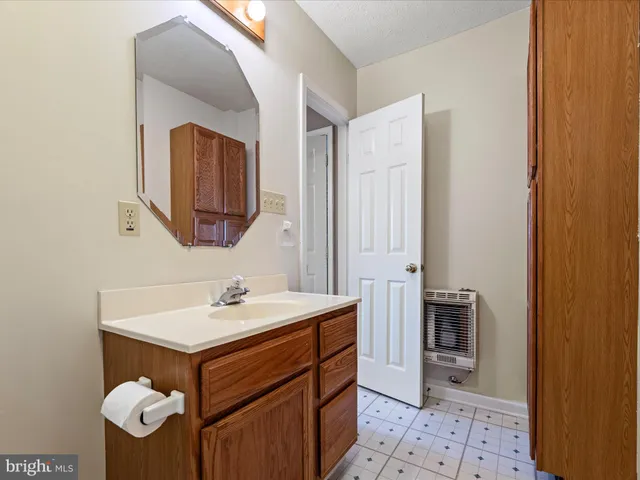 $699,000 | 252 Punkin Ridge Drive, Clear Brook, VA 22624