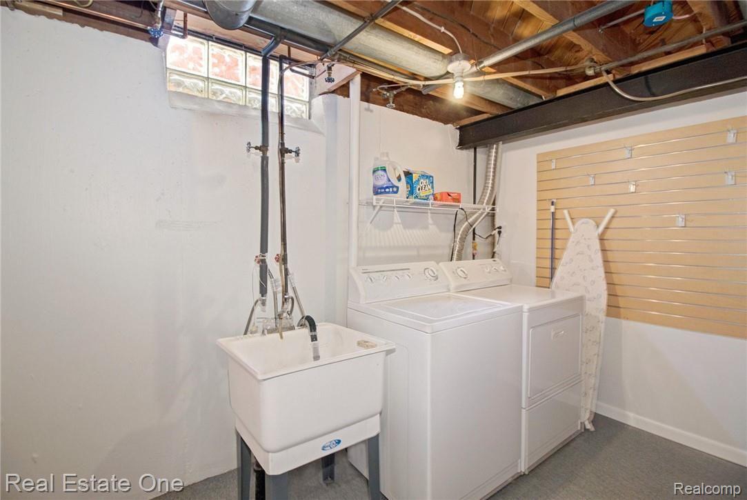 18475 Stephens Road Eastpointe, MI 48021 - Photo 17 of 24 17 Basement.jpg