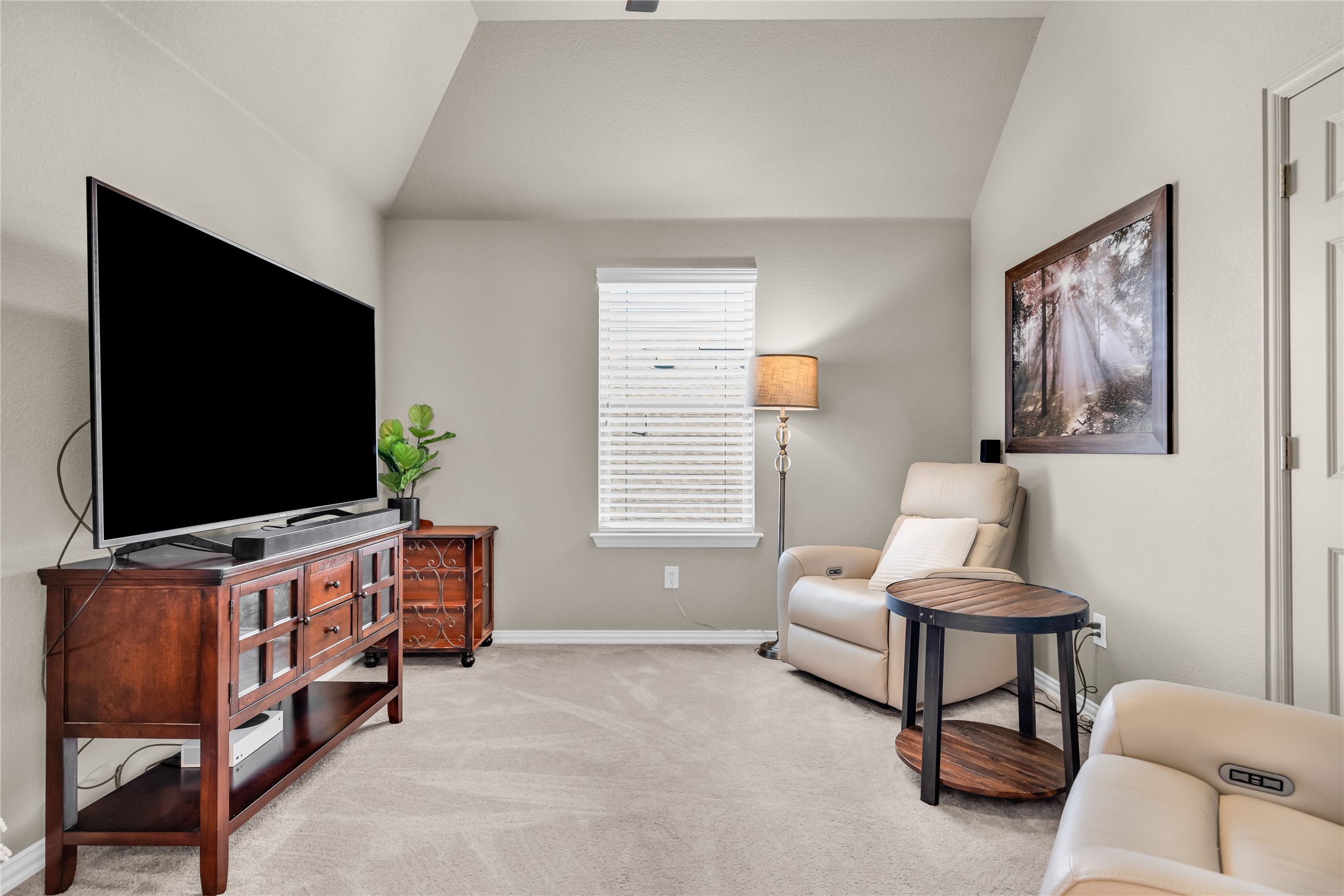 3925 Goodnight Trail Leander, TX 78641 - Photo 17 of 25 Bedroom 2 with Jack & Jill Bath