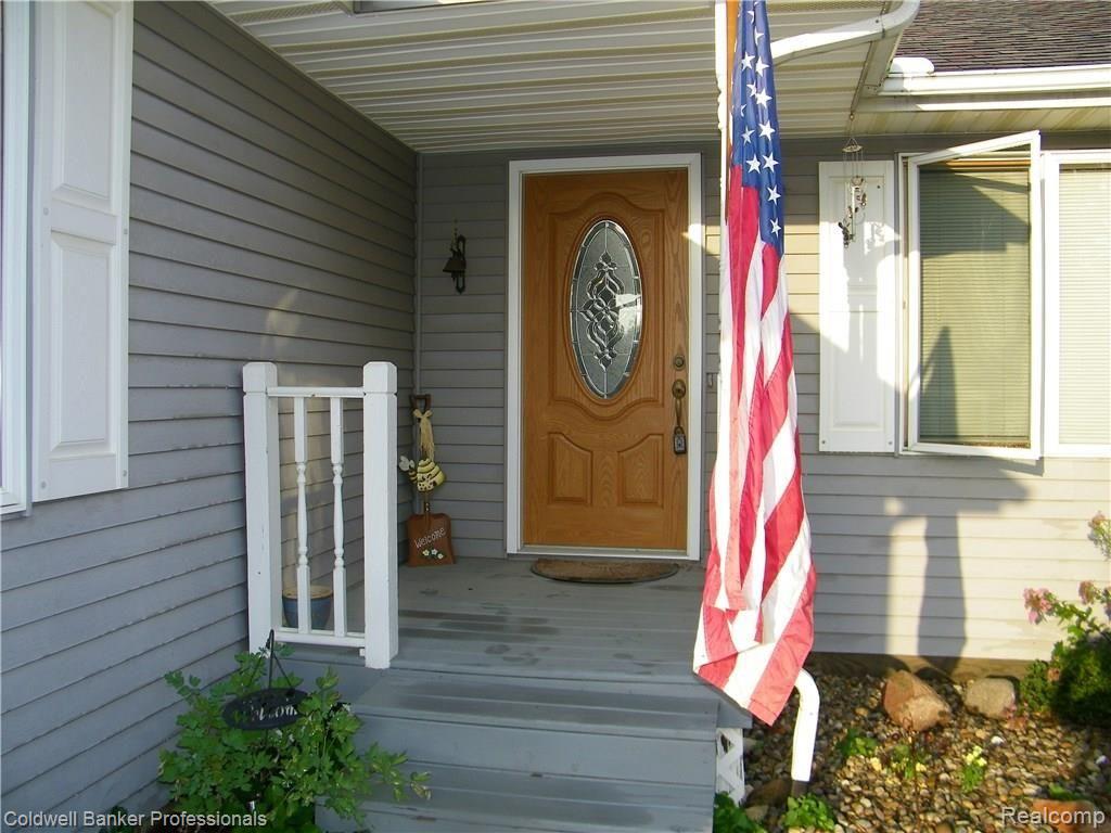 5938 Old State Road North Branch, MI 48461 - Photo 2 of 31 100_3801.jpg