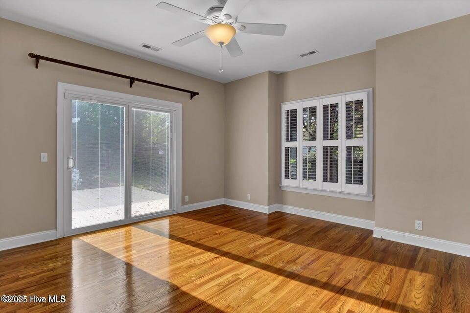 5622 Shell Rd Village Drive Wilmington, NC 28403 - Photo 7 of 21 Dining