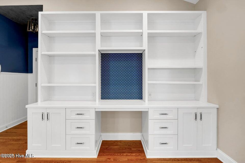 5622 Shell Rd Village Drive Wilmington, NC 28403 - Photo 10 of 21 Built Ins