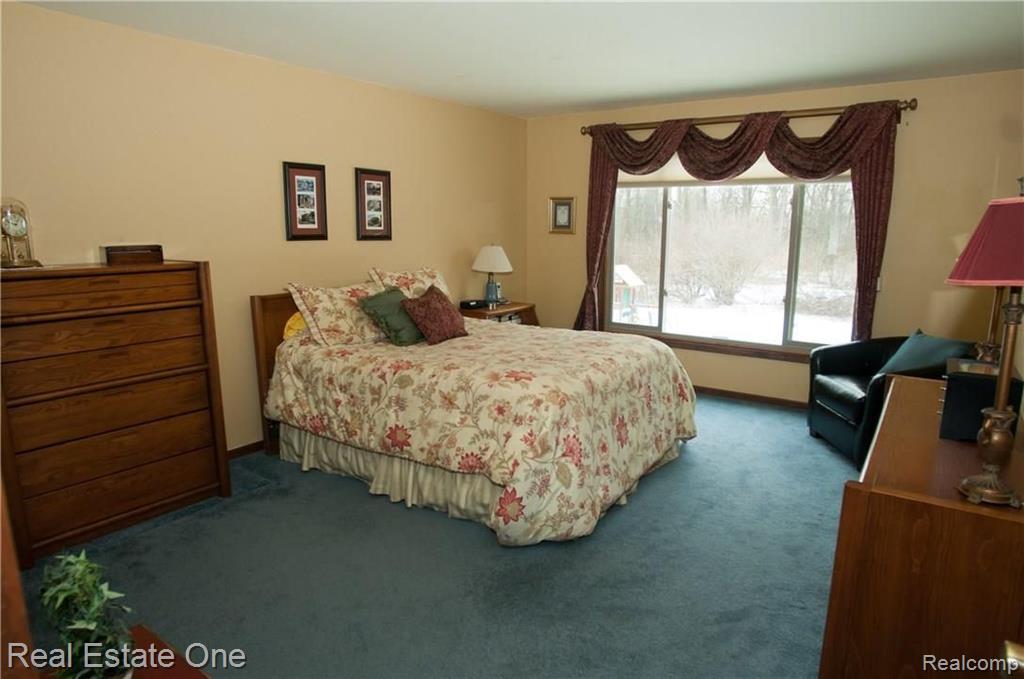 1347 Bembridge Drive Rochester Hills, MI 48307 - Photo 9 of 66