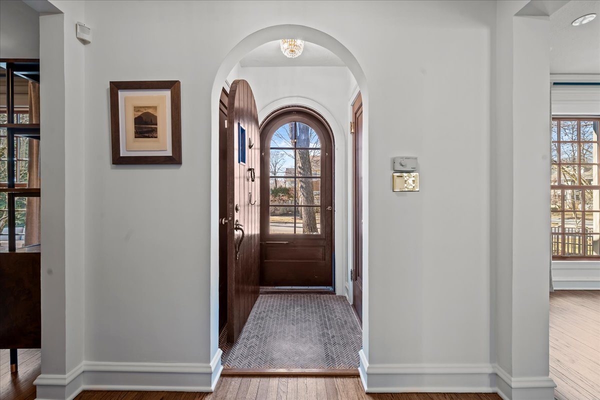 955 Vernon Avenue Winnetka, IL 60093 - Photo 4 of 54