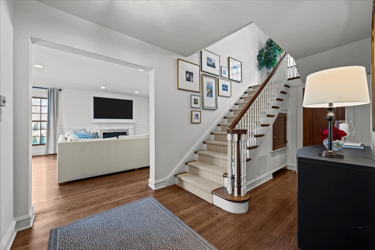 955 Vernon Avenue Winnetka, IL 60093 - Photo 7 of 54