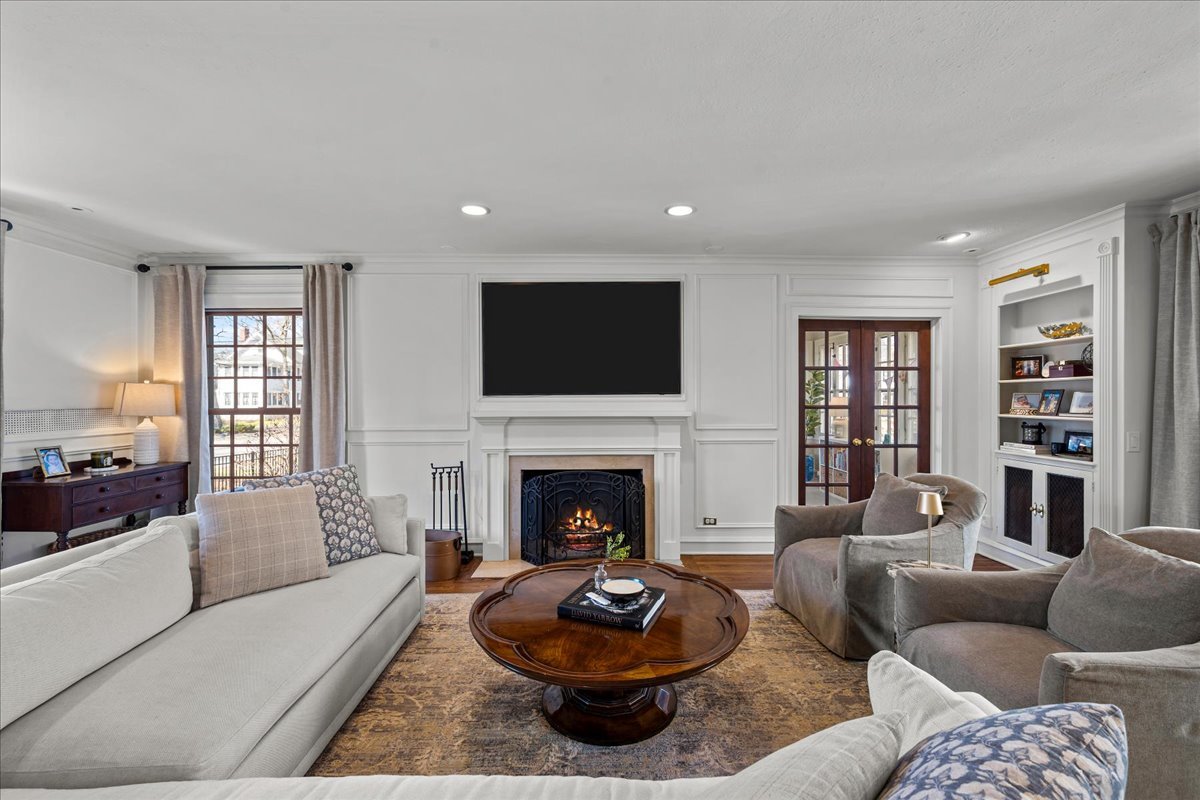 955 Vernon Avenue Winnetka, IL 60093 - Photo 8 of 54