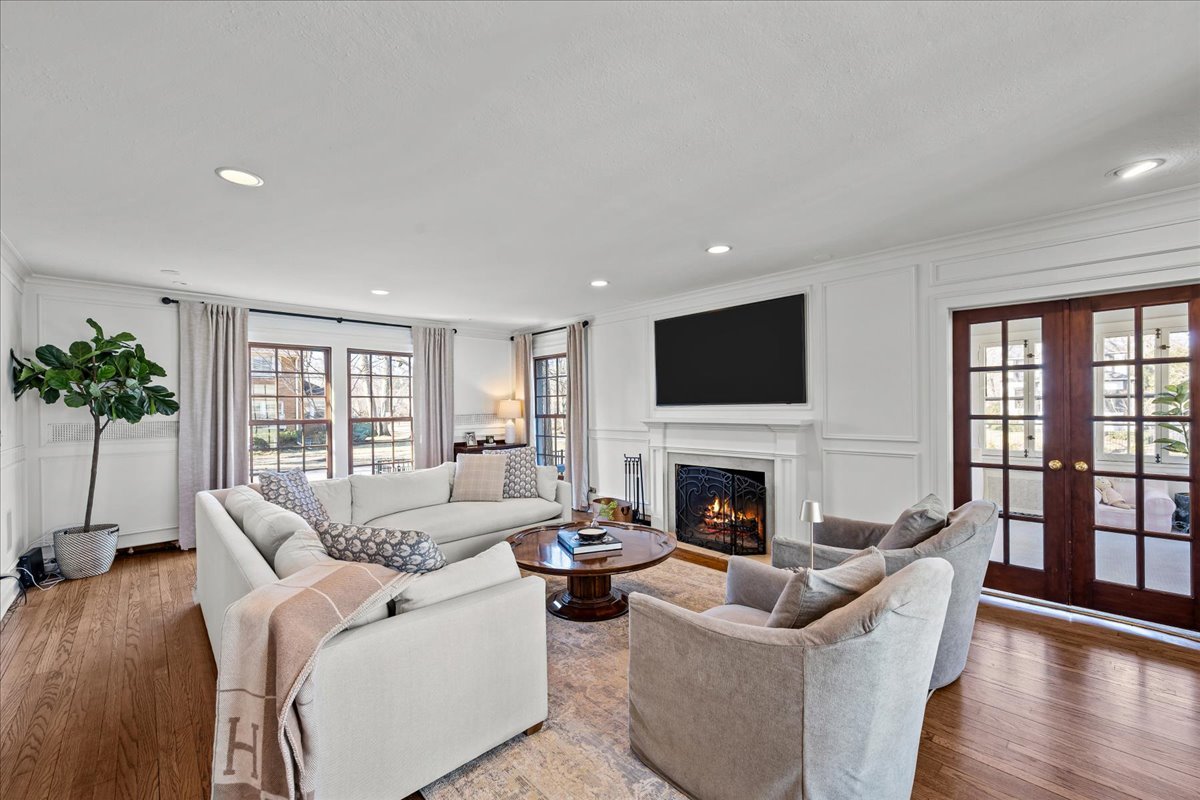 955 Vernon Avenue Winnetka, IL 60093 - Photo 9 of 54