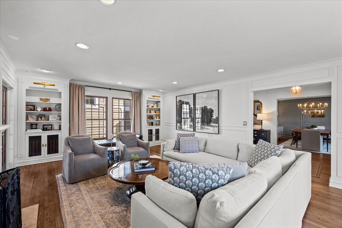 955 Vernon Avenue Winnetka, IL 60093 - Photo 10 of 54