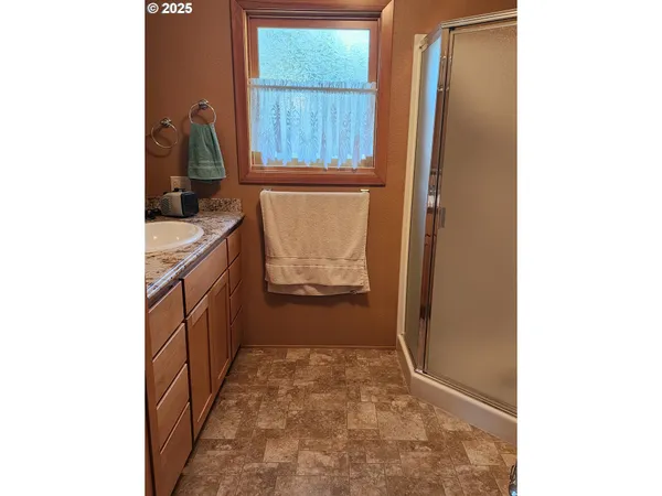 $885,000 | 3413 Wild River Drive, Roseburg, OR 97470