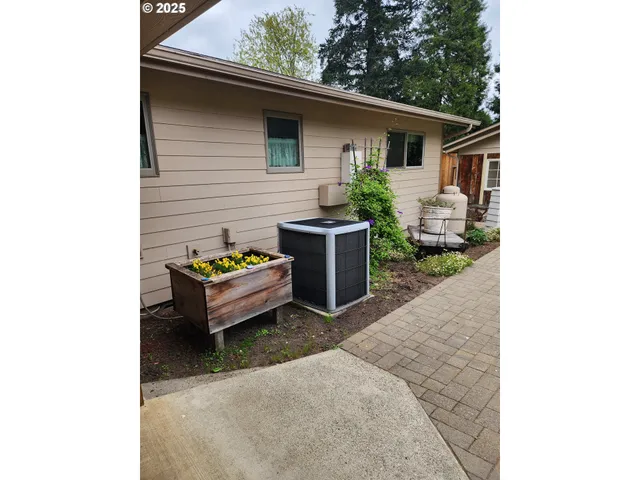 $885,000 | 3413 Wild River Drive, Roseburg, OR 97470