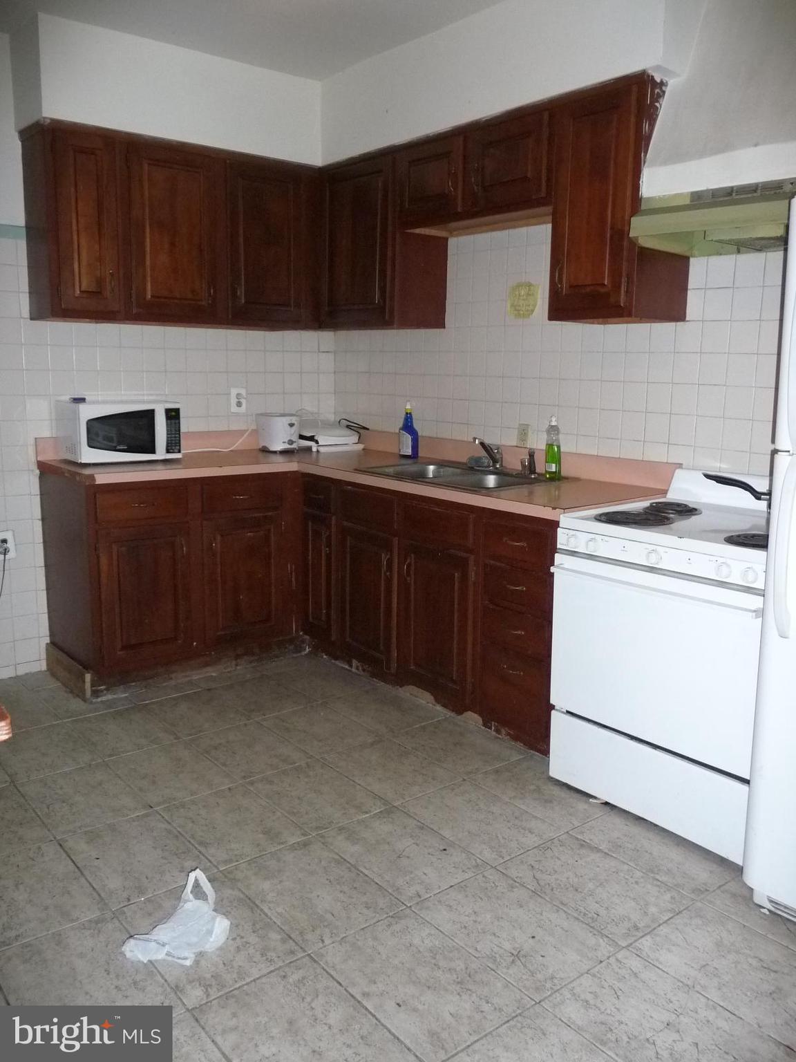 3235 Powelton Avenue, Unit 2 Philadelphia, PA 19104 - Photo 3 of 12