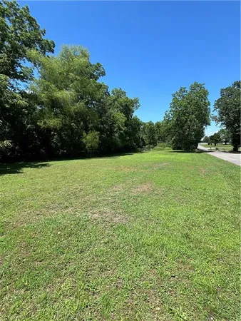 $8,500 | 401 2nd Street, Oswego, KS 67356