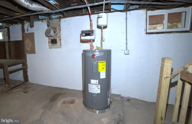 $215,000 | 703 Bedford Street, Cumberland, MD 21502