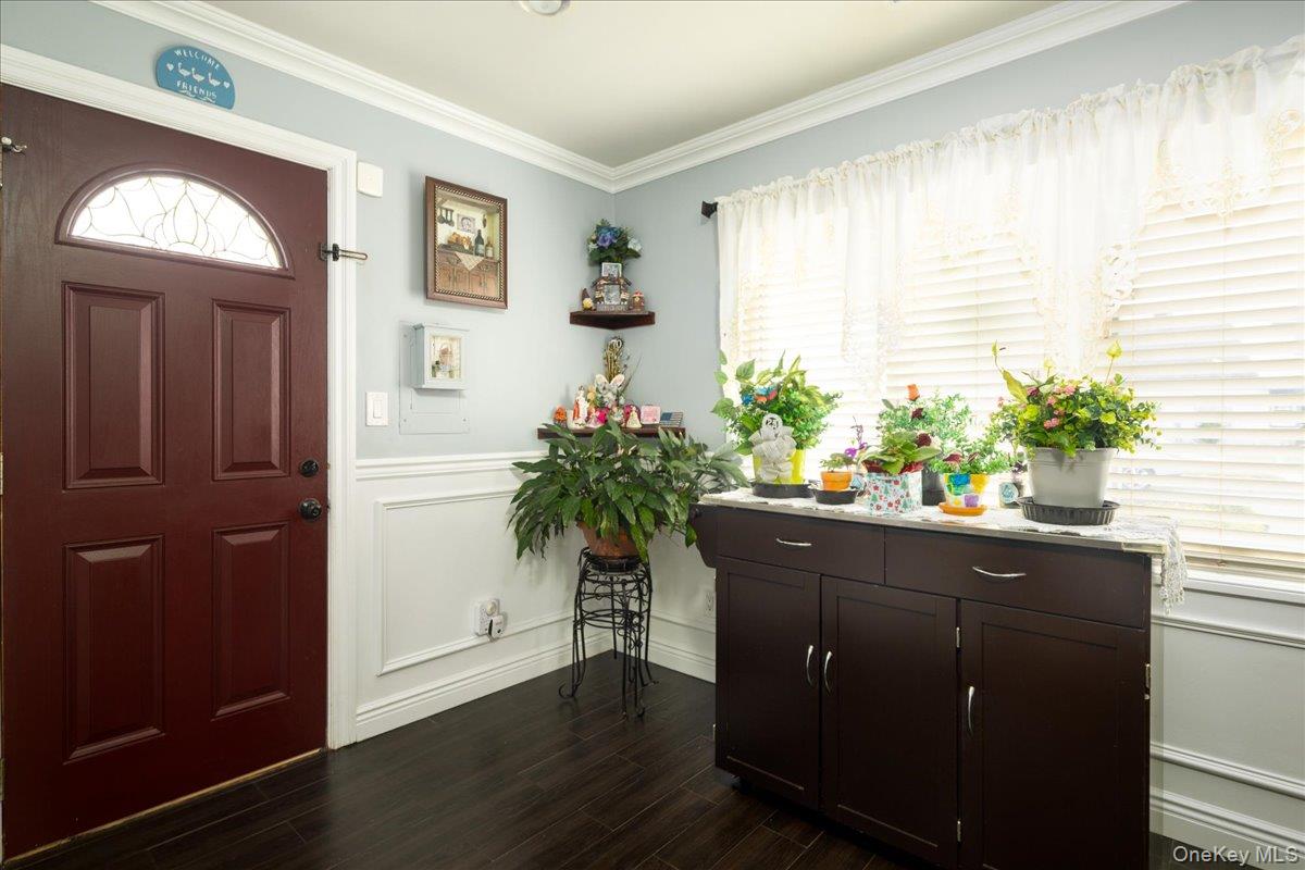 35 Carnation Road Levittown, NY 11756 - Photo 12 of 33