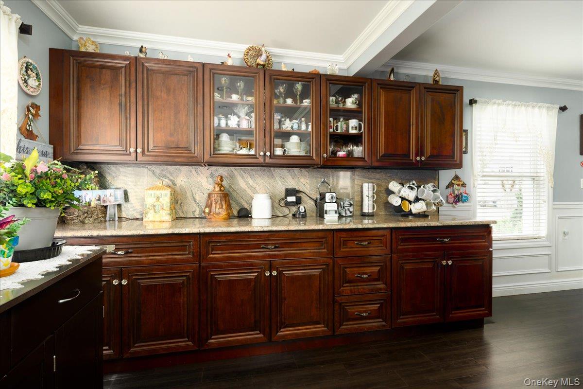 35 Carnation Road Levittown, NY 11756 - Photo 13 of 33