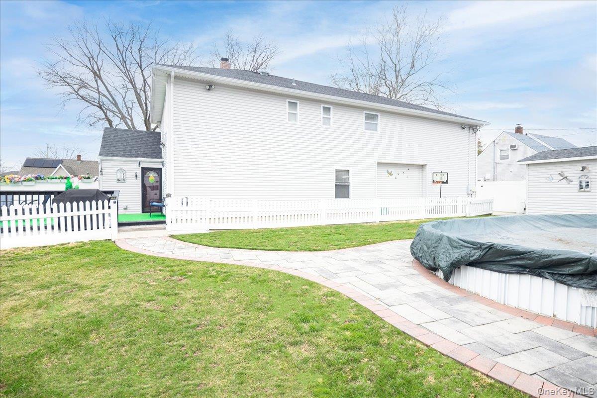 35 Carnation Road Levittown, NY 11756 - Photo 30 of 33