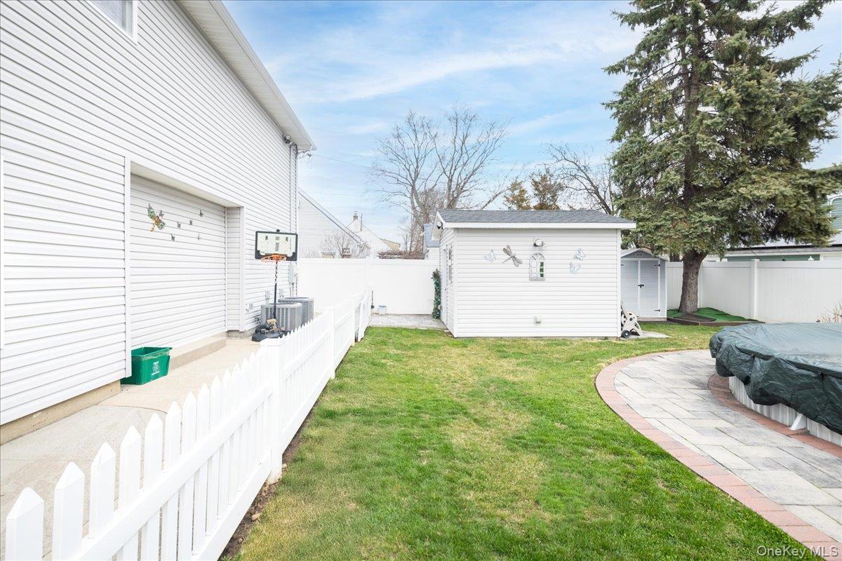 35 Carnation Road Levittown, NY 11756 - Photo 32 of 33