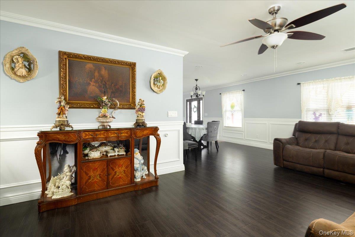 35 Carnation Road Levittown, NY 11756 - Photo 7 of 33