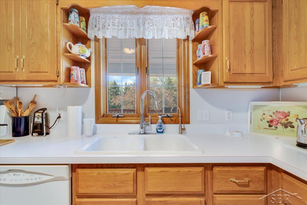 4285 Lone Road Freeland, MI 48623 - Photo 25 of 38
