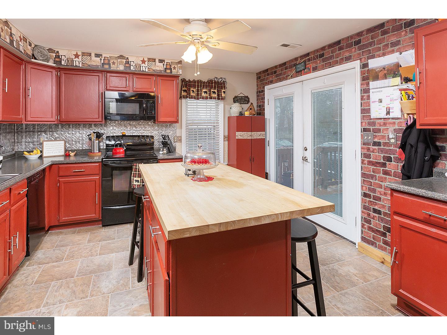371 Democrat Road Gibbstown, NJ 08027 - Photo 7 of 15