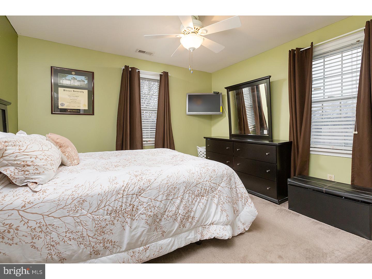 371 Democrat Road Gibbstown, NJ 08027 - Photo 10 of 15