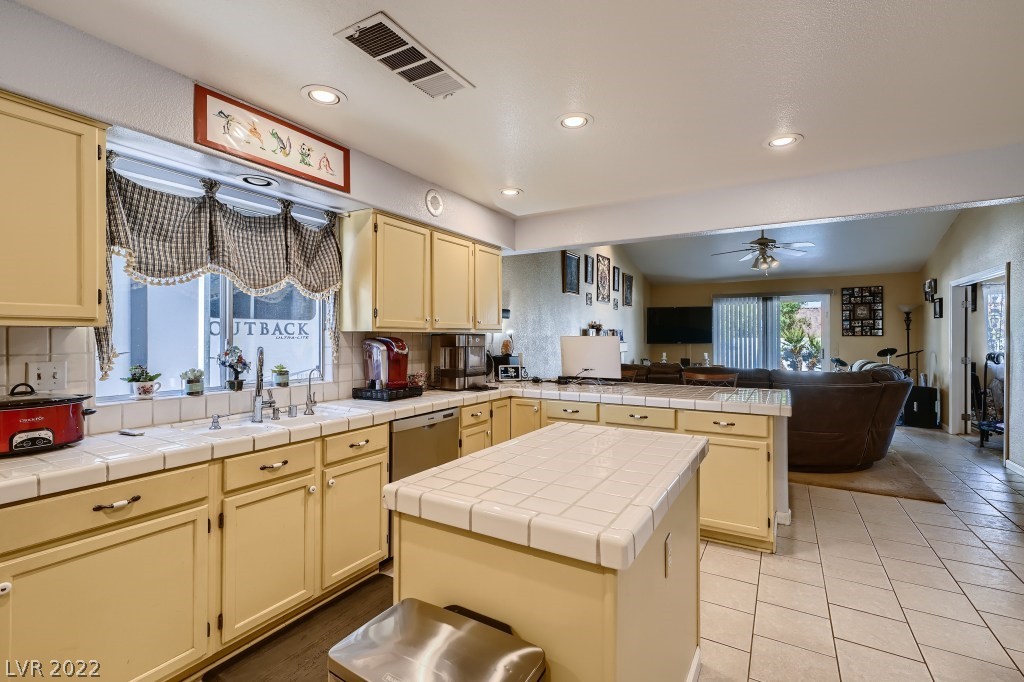 522 Crestway Road Henderson, NV 89015 - Photo 11 of 37 Gallery Image 11