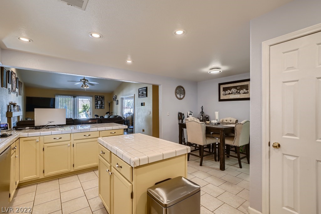 522 Crestway Road Henderson, NV 89015 - Photo 10 of 37 Gallery Image 10